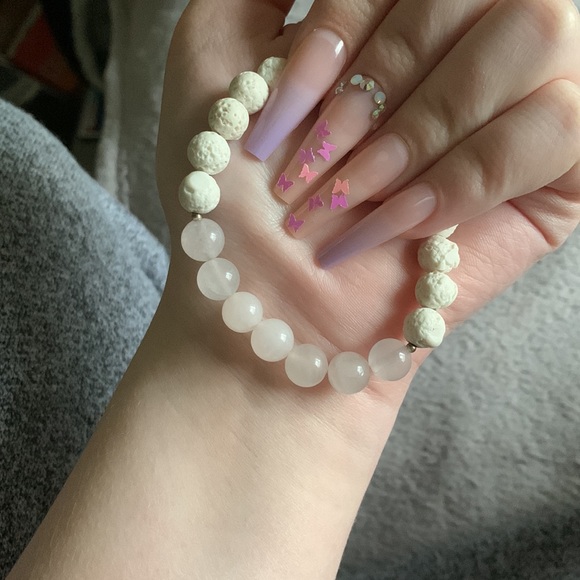 Lava rock and Rose quartz beaded Bracelet - Picture 3 of 4